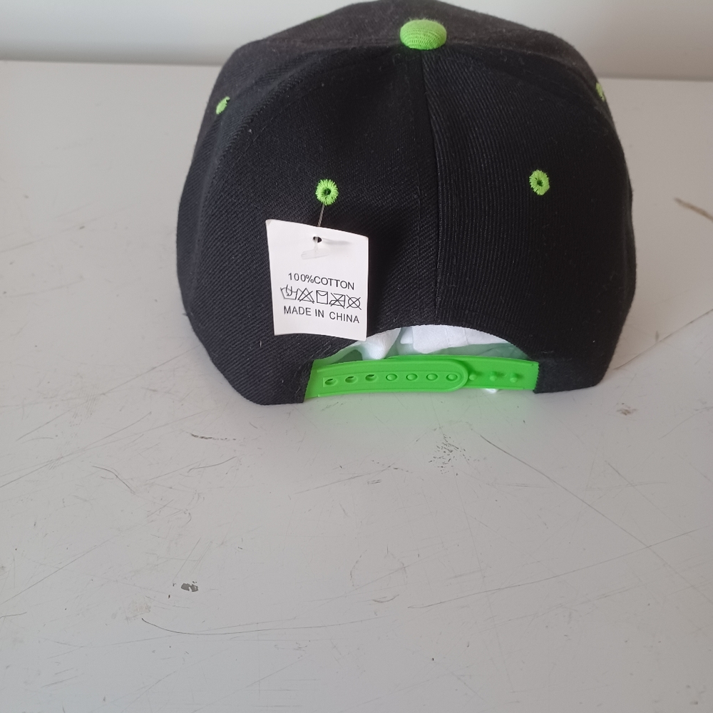 Nike - Picture 3 of 4